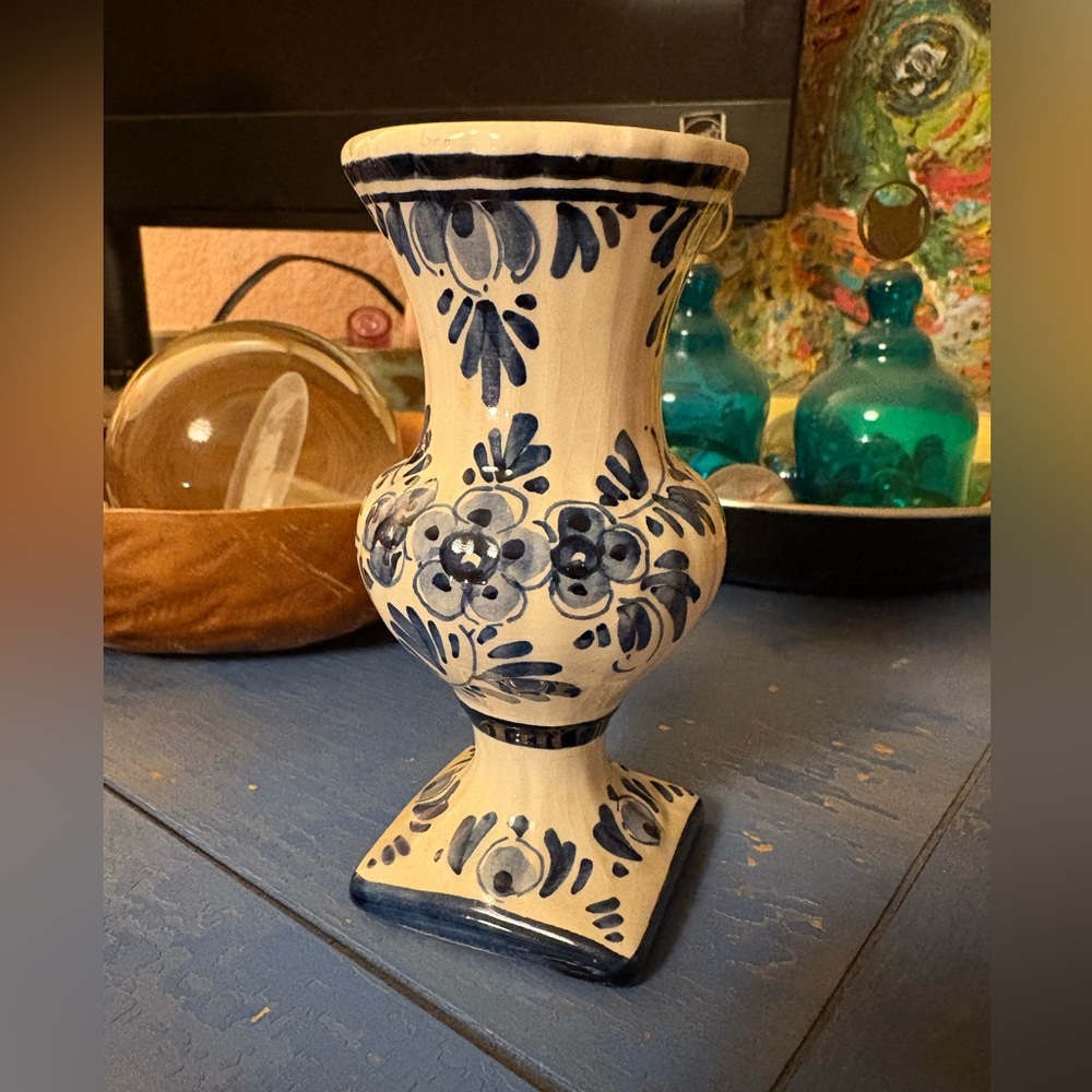 Vintage Delft Blue Hand Painted Holland Vase Netherlands Dutch Flowers Classic